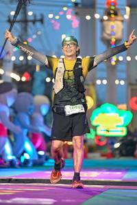 BIB: 1098
                            <button type="button" onclick="openModal(24885715)" class="btn btn-primary btn-sm float-right btn-popup" data-toggle="modal" data-target=".modal-high-quality">
                        <i class="fas fa-shopping-cart"></i> Add to Cart
                    </button>
                                            <button type="button" onclick="isThisMe(24885715, true)" class="btn btn-success btn-sm float-right btn-popup btn-isme hidden" data-toggle="tooltip" data-placement="bottom" title="นี่คือรูปของคุณใช่ไหม คลิกที่นี่เพื่อเอาเข้าอัลบั้ม">
                        <i class="fas fa-plus"></i> Add to album
                    </button>
                    <button type="button" onclick="isThisMe(24885715, false)" class="btn btn-warning btn-sm float-right btn-popup btn-isnotme hidden">
                        <i class="fas fa-ban"></i> Remove from album
                    </button>